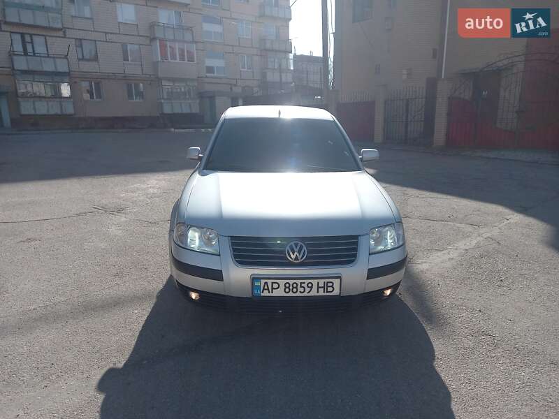 Седан Volkswagen Passat 2000 в Марганце