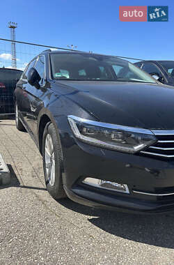 Универсал Volkswagen Passat 2019 в Хмельницком