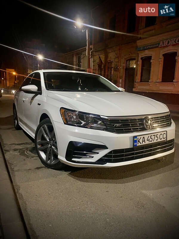 Седан Volkswagen Passat 2017 в Кропивницком