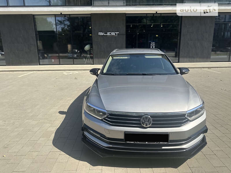 Универсал Volkswagen Passat 2016 в Ужгороде Универсал Volkswagen Passat 2016 в Ужгороде