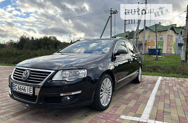 Універсал Volkswagen Passat 2010 в Львові