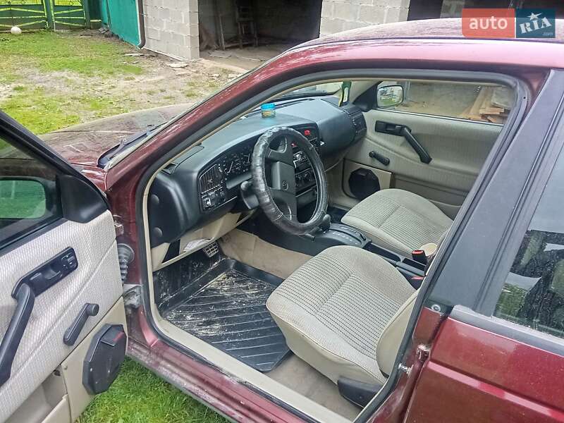 Седан Volkswagen Passat 1991 в Львове