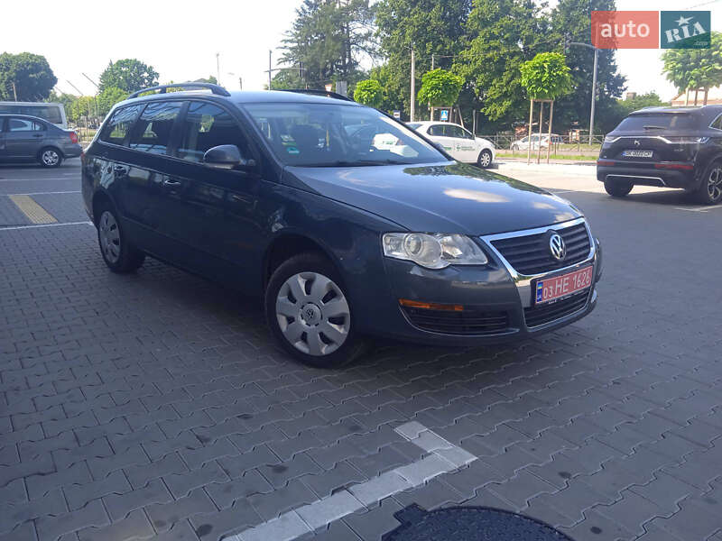 Универсал Volkswagen Passat 2009 в Ровно