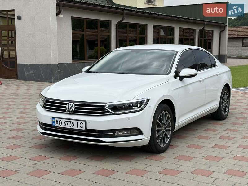 Седан Volkswagen Passat 2015 в Иршаве