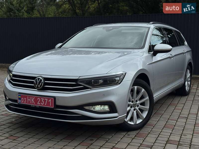 Универсал Volkswagen Passat 2021 в Киеве