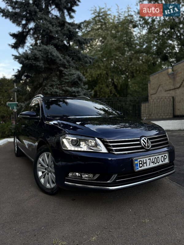 Универсал Volkswagen Passat 2011 в Киеве