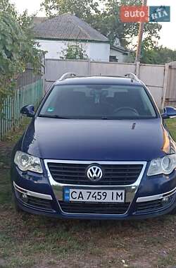 Универсал Volkswagen Passat 2005 в Ирклиеве