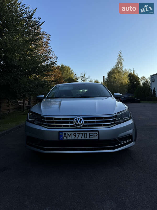 Седан Volkswagen Passat 2019 в Коростене