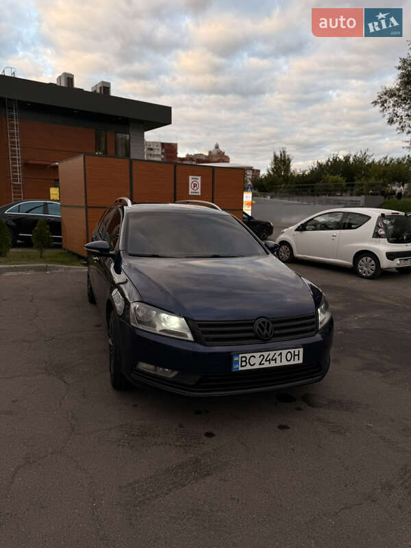 Универсал Volkswagen Passat 2012 в Львове