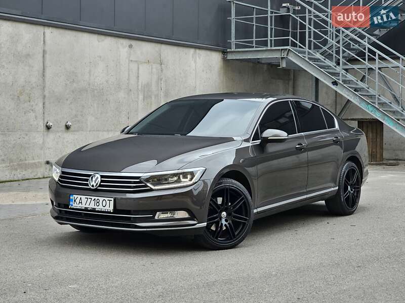 Седан Volkswagen Passat 2017 в Києві