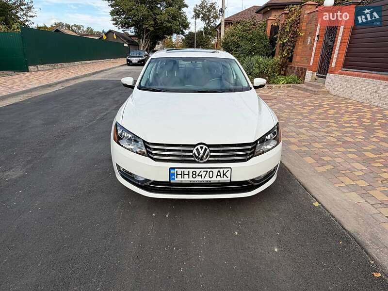Седан Volkswagen Passat 2014 в Ізмаїлі