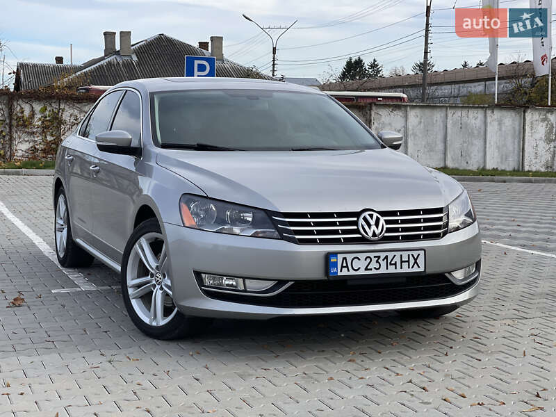 Седан Volkswagen Passat 2012 в Нововолынске