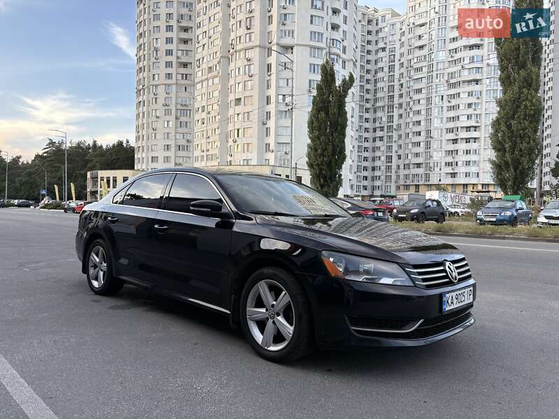 Седан Volkswagen Passat 2012 в Києві