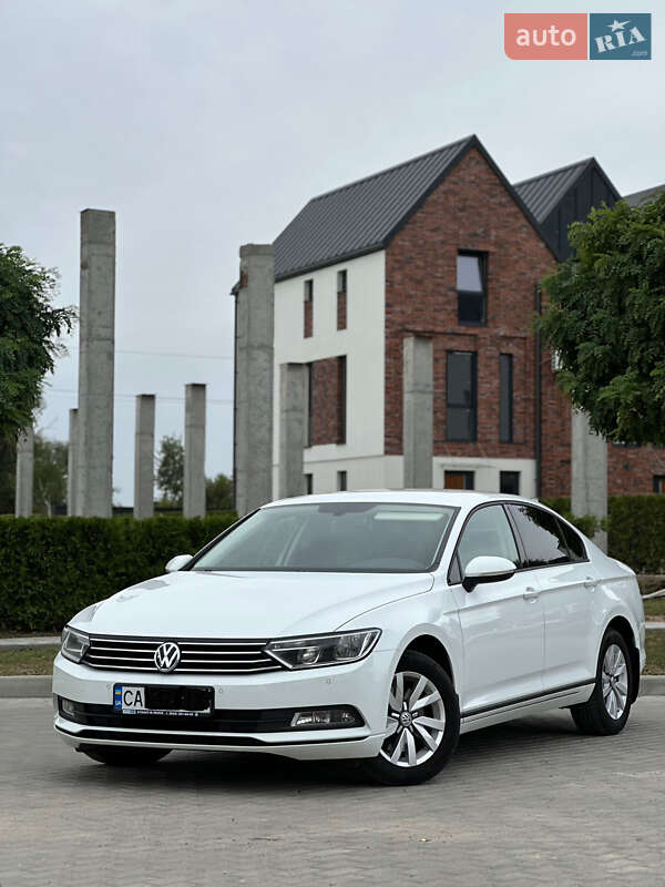 Седан Volkswagen Passat 2015 в Умани