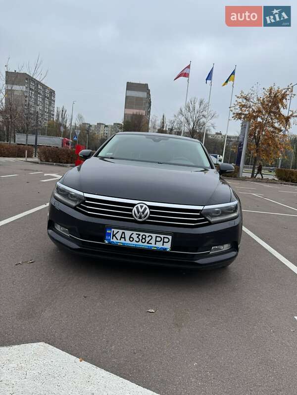 Седан Volkswagen Passat 2015 в Киеве Седан Volkswagen Passat 2015 в Киеве