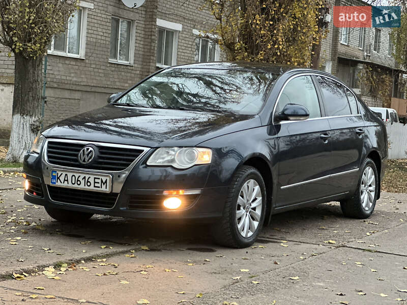 Седан Volkswagen Passat 2008 в Новом Буге