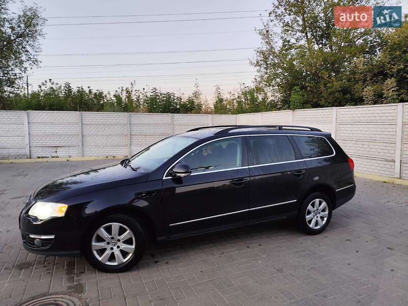Універсал Volkswagen Passat 2010 в Рівному Універсал Volkswagen Passat 2010 в Рівному