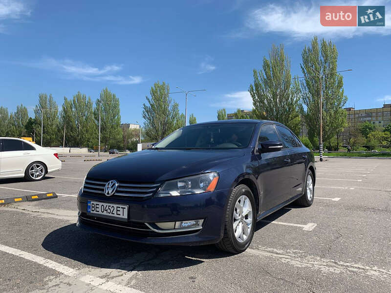 Седан Volkswagen Passat 2012 в Дніпрі