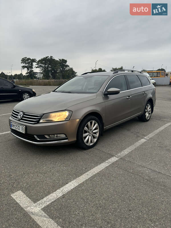 Універсал Volkswagen Passat 2011 в Києві
