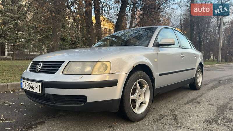 Седан Volkswagen Passat 1999 в Харькове