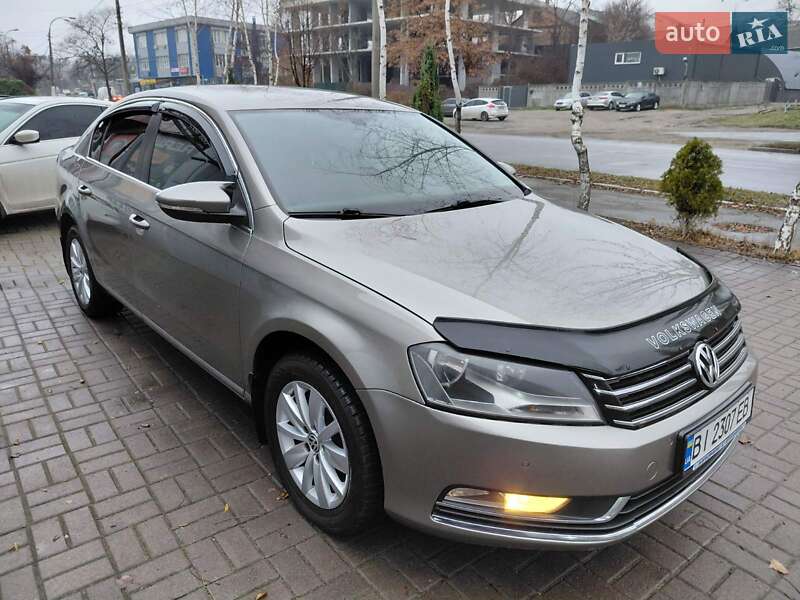 Седан Volkswagen Passat 2013 в Киеве