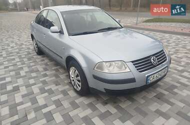 Седан Volkswagen Passat 2001 в Каневі Седан Volkswagen Passat 2001 в Каневі