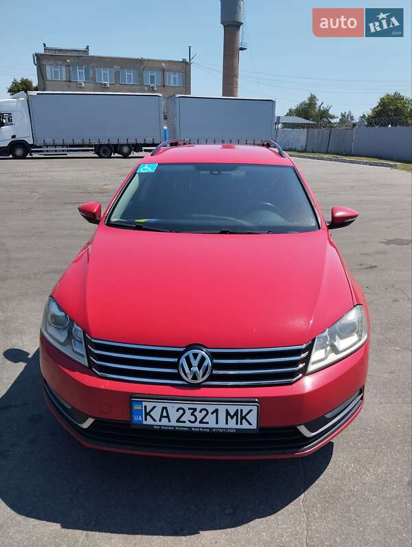 Универсал Volkswagen Passat 2012 в Киеве