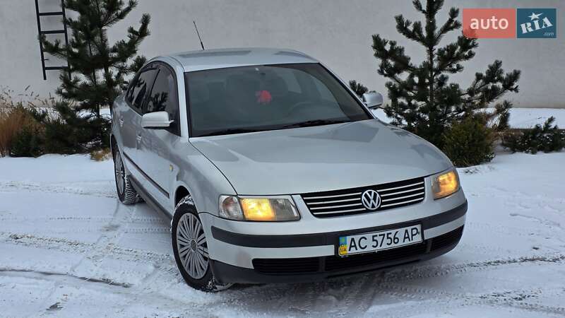 Седан Volkswagen Passat 1997 в Луцке