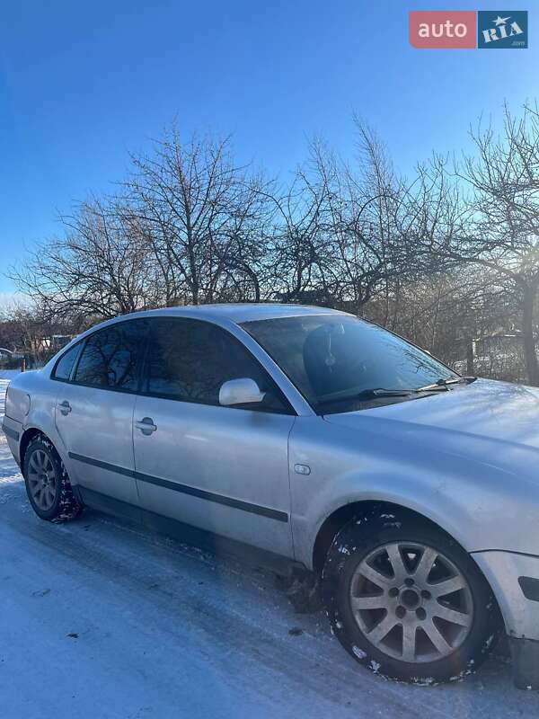 Седан Volkswagen Passat 1997 в Барановке
