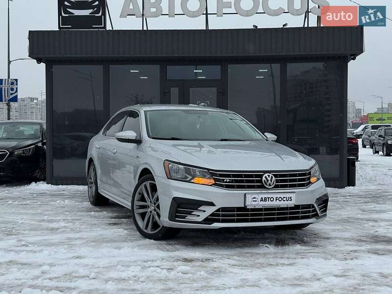 Седан Volkswagen Passat 2016 в Киеве