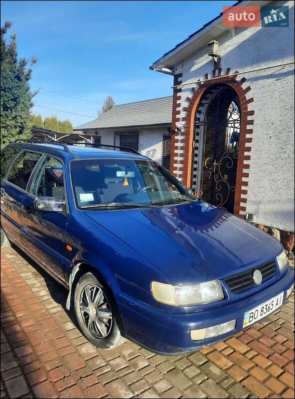 Универсал Volkswagen Passat 1994 в Скалате