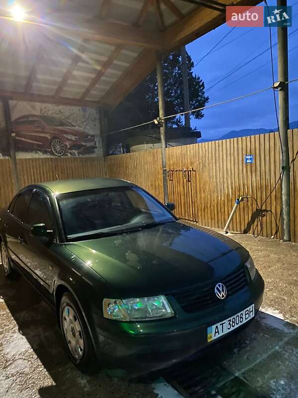 Седан Volkswagen Passat 1998 в Ворохте