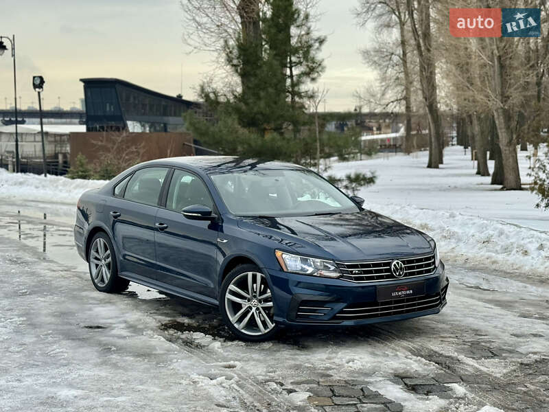Седан Volkswagen Passat 2018 в Киеве