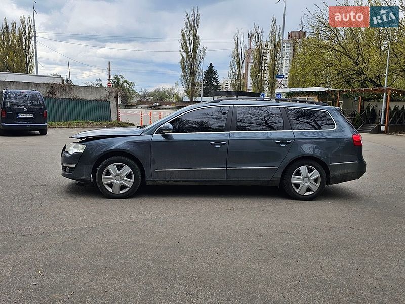 Универсал Volkswagen Passat 2009 в Киеве
