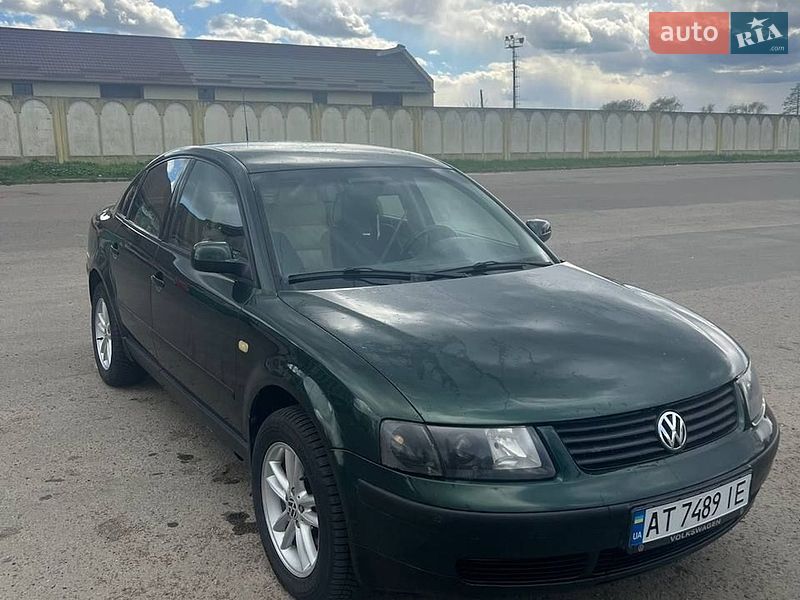 Седан Volkswagen Passat 1998 в Калуше