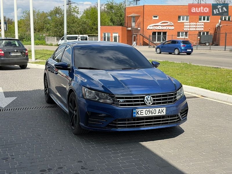 Седан Volkswagen Passat 2017 в Днепре