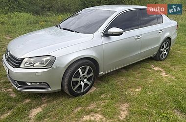 Седан Volkswagen Passat 2011 в Иршаве