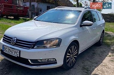 Универсал Volkswagen Passat 2011 в Лопатине
