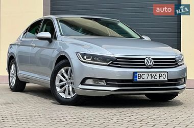 Седан Volkswagen Passat 2017 в Стрые Седан Volkswagen Passat 2017 в Стрые