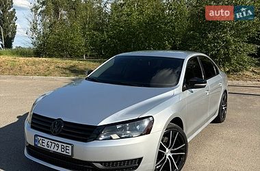 Седан Volkswagen Passat 2014 в Новомосковске