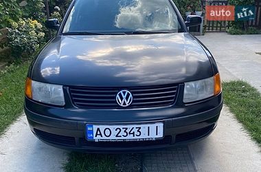 Седан Volkswagen Passat 1997 в Береговому