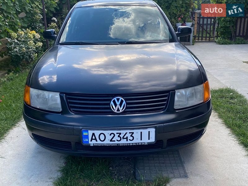 Седан Volkswagen Passat 1997 в Береговому