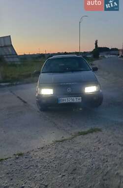 Седан Volkswagen Passat 1991 в Ананьеве Седан Volkswagen Passat 1991 в Ананьеве