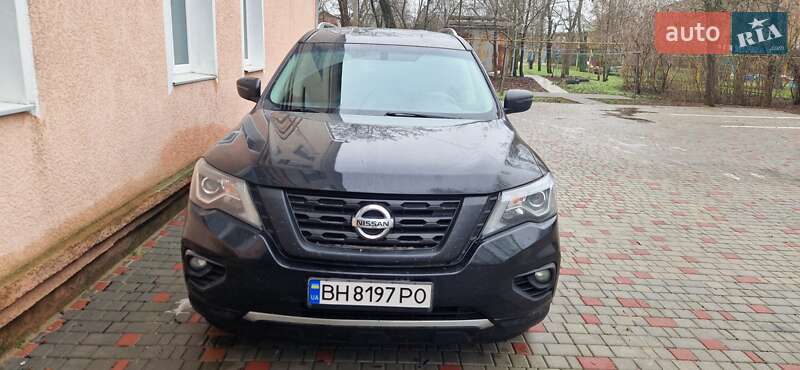 Внедорожник / Кроссовер Nissan Pathfinder 2017 в Одессе