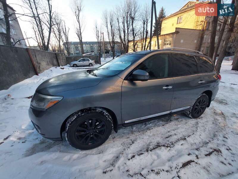 Внедорожник / Кроссовер Nissan Pathfinder 2015 в Днепре