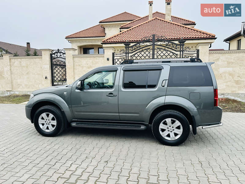 Позашляховик / Кросовер Nissan Pathfinder 2005 в Одесі