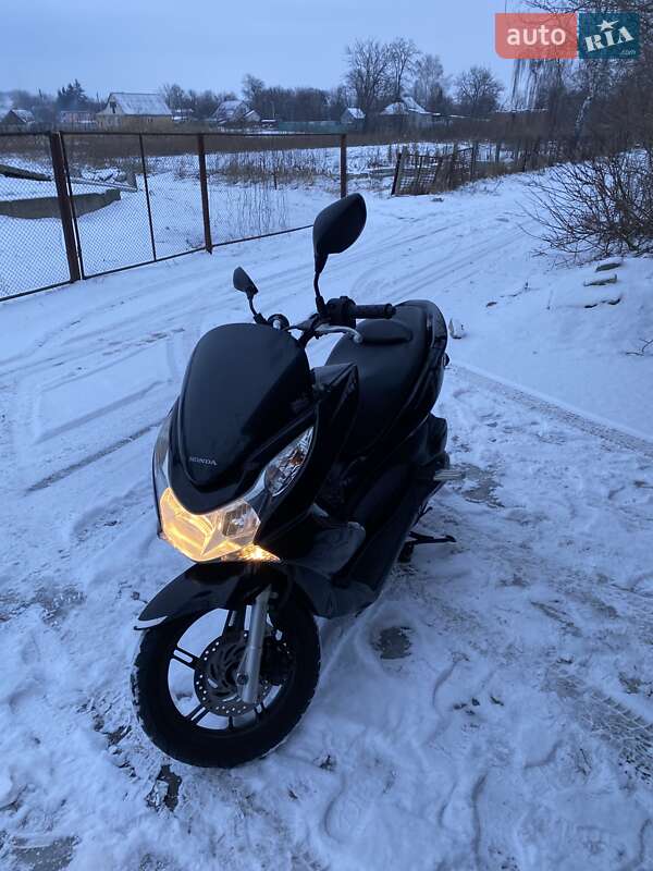Грузовые мотороллеры, мотоциклы, скутеры, мопеды Honda PCX 125 2014 в Барышевке