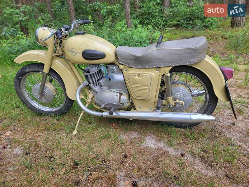 Мотоцикл Спорт-туризм ИЖ Планета 2 1968 в Славуте Мотоцикл Спорт-туризм ИЖ Планета 2 1968 в Славуте