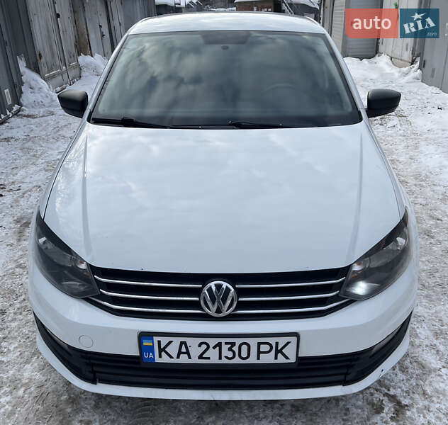 Седан Volkswagen Polo 2018 в Вышгороде