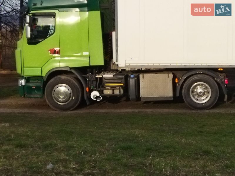 Тягач Renault Premium 2009 в Рогатине